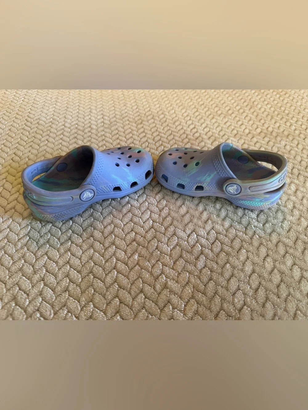 CROCS Kids' Iridescent Blue Lavender Clog Sandals Size 7